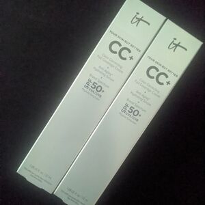 IT Your Skin But Better CC+ Foundation In Fair Light